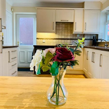 Homely Detached 3 Bedroom House Near Sheffield Rotherham Exterior foto