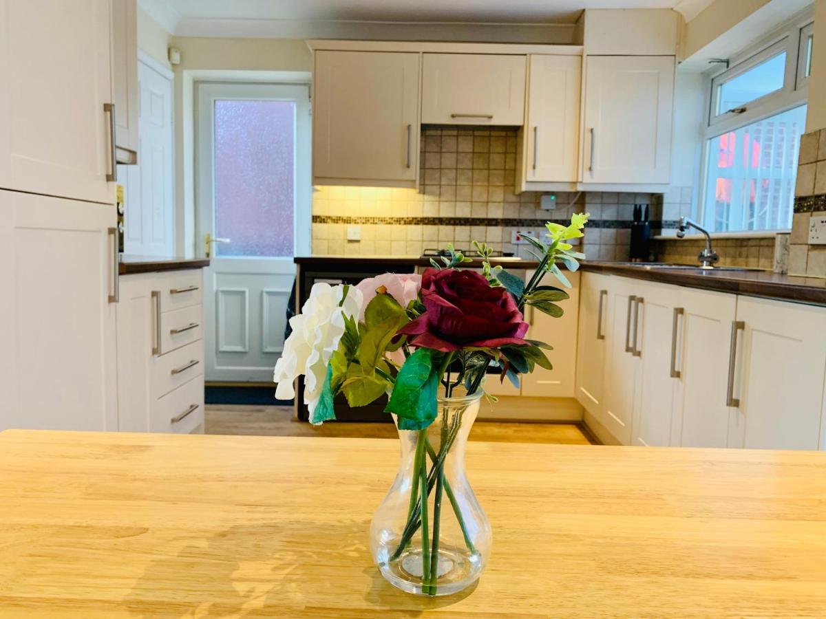 Homely Detached 3 Bedroom House Near Sheffield Rotherham Exterior foto